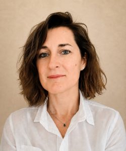 Hypnothérapeute à Rennes proposant des séances d'hypnose pour plus de sérénité et d'épanouissement au quotidien.