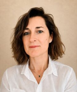 Hypnothérapeute à Rennes proposant des séances d'hypnose pour plus de sérénité et d'épanouissement au quotidien.